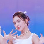 윤아 진짜 요즘 <b>뭔</b><b>일</b>이냐