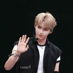 성한빈 <b>머리색</b> 미쳤는데