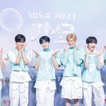 오늘자 가요대전 <b>썸머</b> 블루카펫 엔시티위시