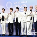 실시간 엔시티127 블루<b>카펫</b> 기사사진