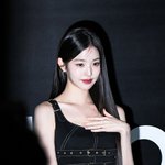 얼굴 미쳤네... 이것이 바로 '<b>천년</b>돌'?