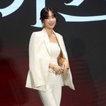 입장하는 기은세
