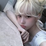 윈터 <b>셀카</b> 뭘로 찍을까