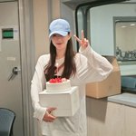 오래, 말 끊는 남친이라도 있었으면” 유희관에 소개팅 <b>요청</b>(배텐)