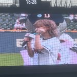 <b>윈터</b> <b>시구</b>보러 갔는데