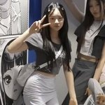 근데 아이<b>돌중</b>에 외국인인데 어릴때 데뷔