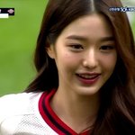 장원영은 <b>피부</b>가 개부러움