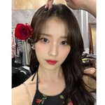 "꽃보다 예쁜 아이유"… 美 콘서트 일정 중 근황 공개