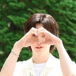 [포토]안재현, 하트로 보는 세상