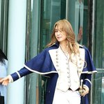 [모두드루와] [포토]옥주현, 뮤지컬 의상입고 완벽한 출근길