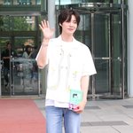 [모두드루와] [<b>ET</b>포토] 안재현, '슬림한 피지컬~우월한 비율'