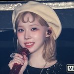 하트 앞머리에 단발 스타일링한 <b>윈터</b>