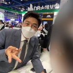 <b>중딩</b> 때 안 친했던 남자애한테 톡 보내도 되려나
