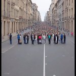 <b>실눈</b>뜨고 보면 보이는거 맞혀봐