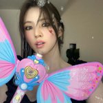 "장난감 버려라" 김새론, 한소희 <b>SNS</b> 댓글 등판…의외 친분에...