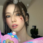 “장난감 버려라”…한소희 <b>SNS</b> 댓글 단 김새론, 무슨 친분이길래