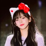 <b>키티</b> 머리띠한 오늘자 에스파 카리나