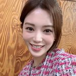 '음주운전 <b>자숙</b>' 리지, 세상 밝게 하는 미소..브이라인 제대로