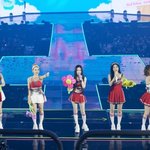 레드벨벳, 데뷔 10주년 팬콘 성료…추억+웃음+감동 다 잡았다