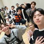 다<b>인원</b> 그룹 ‘세븐틴’이 단체 셀카를 찍는 법