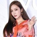 소녀시대 17주년 재뿌리기?…SM 사옥 앞 제시카 축하 현수막 '눈살'...