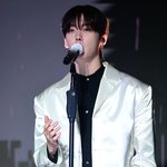 [댓글부탁해] [포토]<b>윤산하</b>, 첫 솔로 다이브