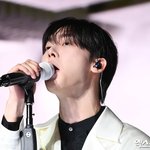 타이틀곡 무대 선보이는 <b>윤산하</b>[엑's HD포토]