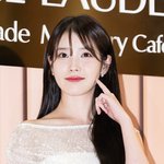 [현장포토] "살아있는 인형"...아이유, 비현실 비주얼 디스패치...