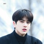 너네는 남<b>돌중</b>에 외적 이상형 누구야