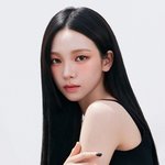 색을 좀 덜어낸 메이크업도 잘 받는 카리나