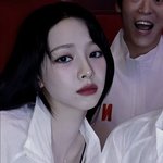 여자 나이 먹을 수록 화장 <b>진해</b>지네…. 카리나도 많이 늙었네