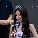 <b>제니</b> 이짤 이쁘다