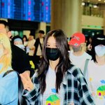 나도 따라 사고 싶은 여돌 단체티.<b>jpg</b>