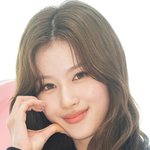 [현장포토] "예쁜건 가까이"...사나, 클로즈업 유발자