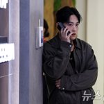 통화하는 <b>최환희</b>