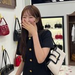 <b>지예</b>은 닮았다는데