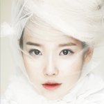 아이유 콘서트 포스터 중에 뭐가 제일 좋음?