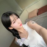 포기' 율희, 자유로운 돌싱 라이프..새하얀 팔뚝에 18cm <b>타투</b>