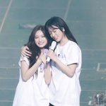 <b>안유진</b>이랑 이서 진짜 케미 미친거 아님?