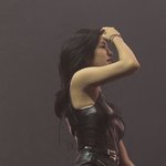 가죽 수트 입고 <b>여전사</b> 같은 아이브 안유진