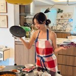 [모두드루와] 기은세, <b>끈나시</b>에 앞치마만 두른 파격…주방에서 너무...