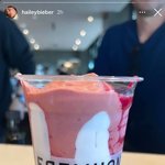 2만 5천원이라는 헤일리 <b>비버</b> 스무디