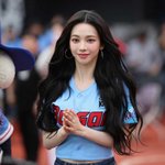와 여돌들 <b>헤어피스</b> 개 무겁겠다