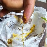 "햄버거 먹다가 10cm 실 나와"...한국맥도날드, 사실 확인...