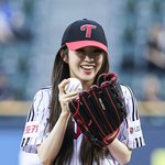 [댓글부탁해] [뉴스1 ]아이린, 야구장을 <b>CF</b> 현장으로…극강의 인형...