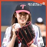 [댓글부탁해] 레드벨벳 아이린 '어서와, 보크 시구는 처음이지?'[엑's...