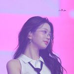 장원영 비주얼 대폭발 중인데 어떡함 진짜