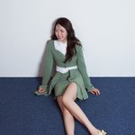 지예은, '171cm 49kg'이라더니…한뼘 초미니로 드러낸 비현실적...