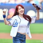 [사진] 여자친구 예린, <b>신나</b>는 삼성 승리 기원 시구