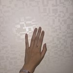 나 손 너무 커서 콤플렉스야